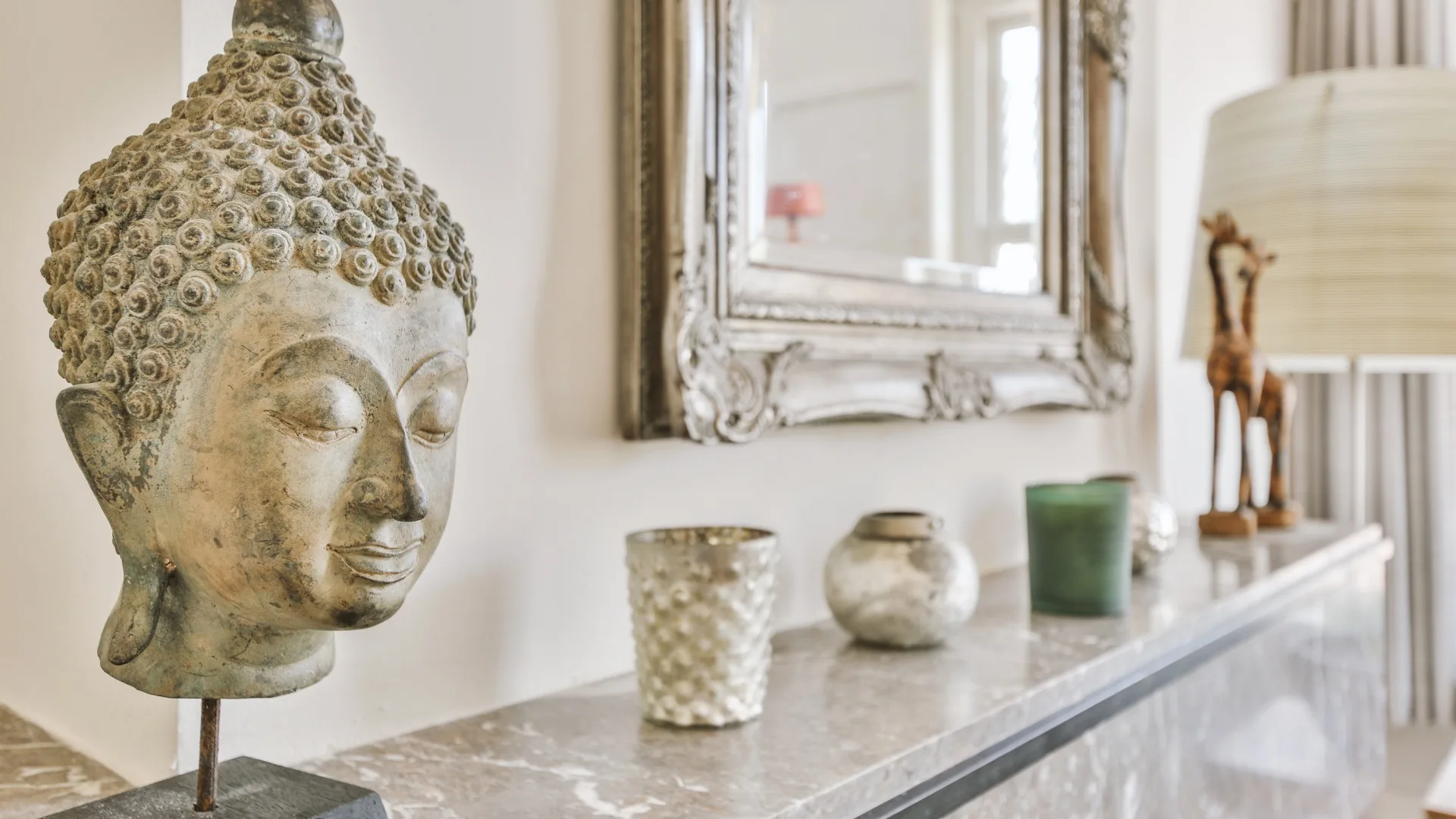 Incorporating Artwork and Decorative Accessories