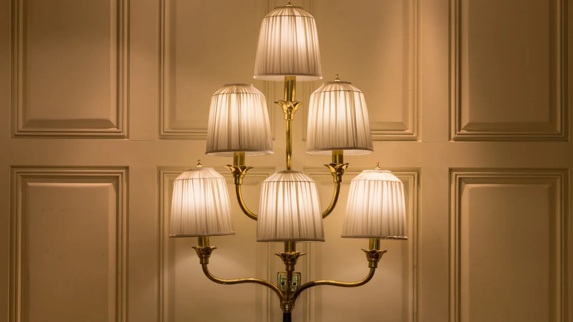 The Power of Lighting in Luxury Design