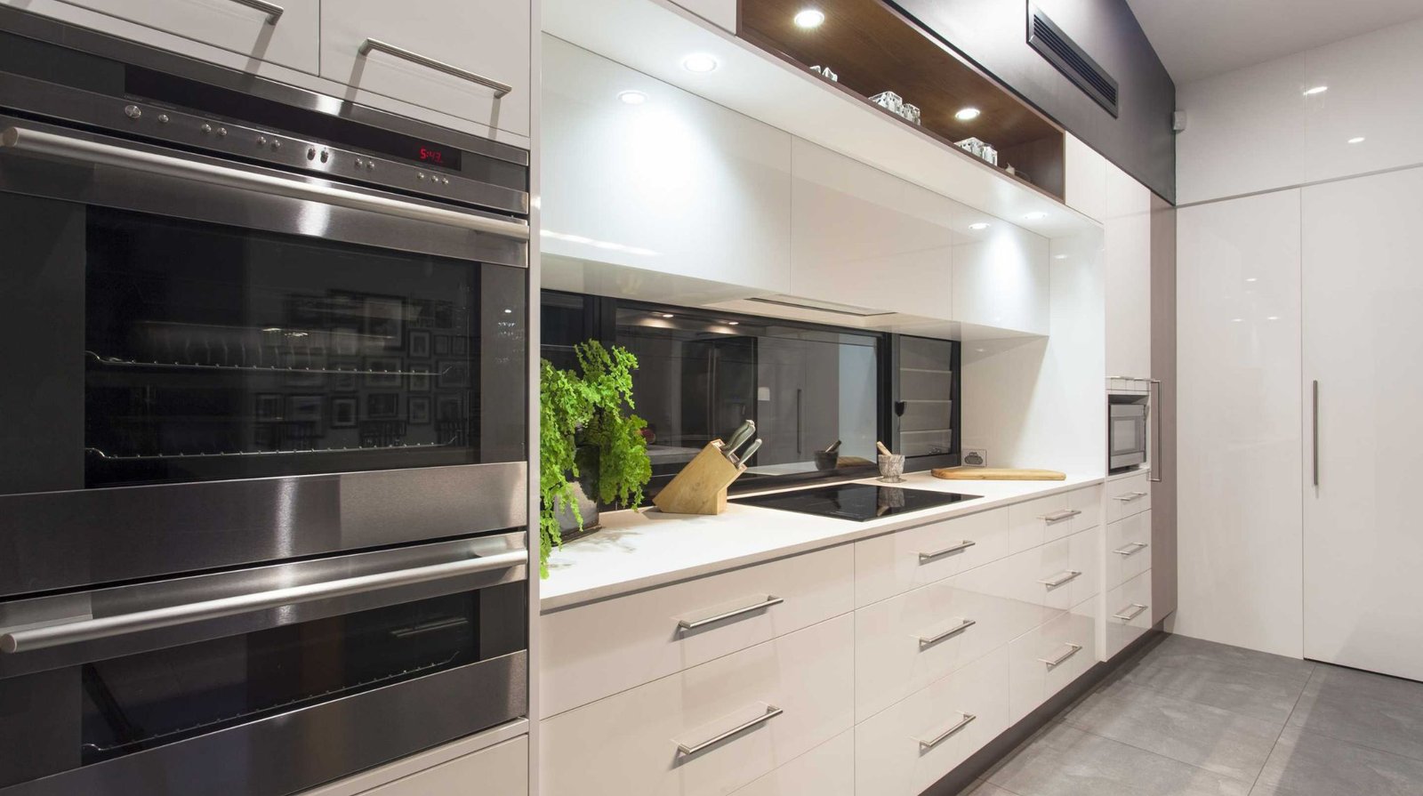 Use a Compact Straight Kitchen Layout